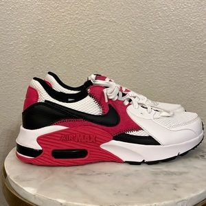 Nike black white and pink size 7 new